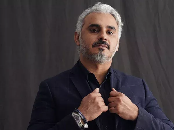 شاهد: بدر صالح يبكي السعودية ويكشف عن سبب غيابه