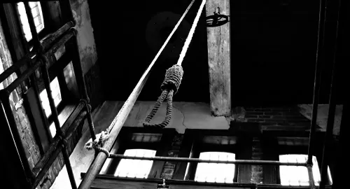 فيديو صادم لزوجة توثق لحظة انتحار زوجها وتشجيعة على ذلك لسبب غريب