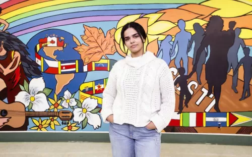 رهف القنون تعلن عملها كممثلة اباحية وتريد ان تنافس مايا خليفة وتنشر هذه الصور من عملها الأول