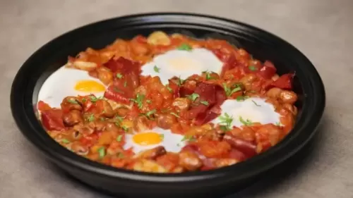 احذر من تناول الفول مع البيض لهذا السبب الخطير