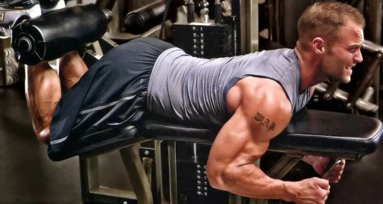 عكس ما تتوقعه تناول البروتينات لا يبني لك العضلات وهذه هي الطريقة الصحيحة لبناء عضلات جسمك حتى اذا كنت غير رياضي