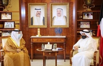 الكويت تطرد سفير الامارات بعد تحركات مشبوهة
