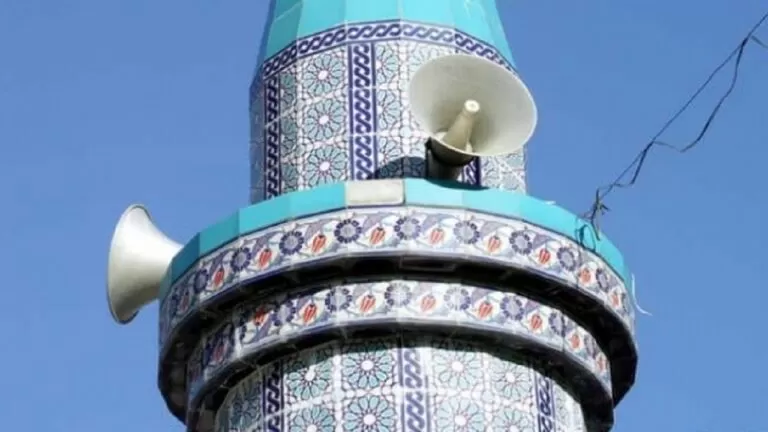 شاهد: عقوبة المساجد التي تفتح مكبرات الصوت الخارجية اثناء الصلوات والتراويح في السعودية  خلال شهر رمضان