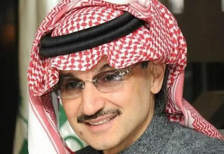 سعودية تحرج الوليد بن طلال بهذا الطلب ففاجئها برده الجريء