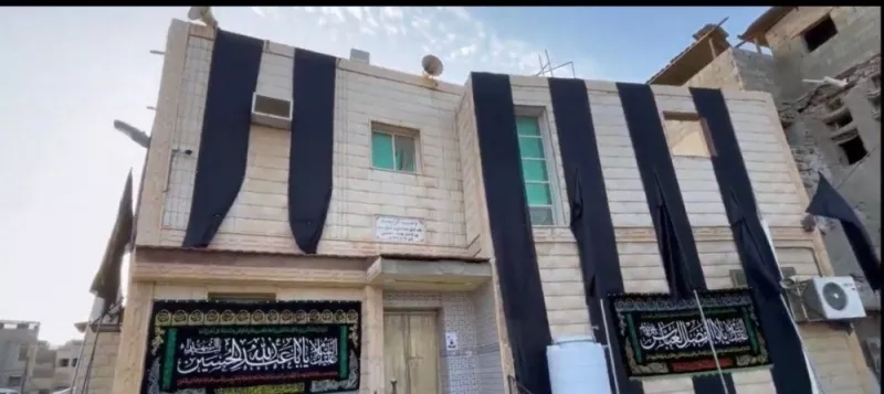 شاهد.. مواطنون ” شيعة” يستعدون لإحياء موسم عاشوراء بالقطيف