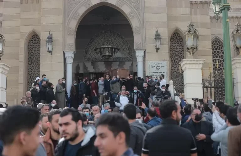 صدمة في جنازة مها ابو عوف بعد هذا الموقف بين إلهام شاهين ودنيا سمير غانم