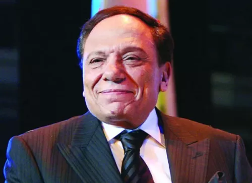 انباء سيئة عن صحة الزعيم عادل امام