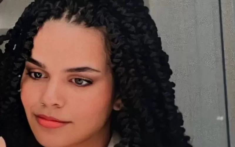 شاهد رهف القنون تخضع لجراحة عاجلة بطلب من الموقع الإباحي الذي تعمل فيه ليتناسب شكلها مع طلبات الزبائن