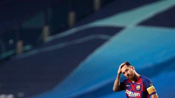 زلزال في برشلونة.. ميسي يطلب الرحيل