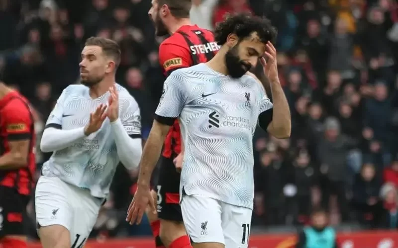 مهاجم ليفربول يطالب بطرد محمد صلاح وتجريده من الحصانة!