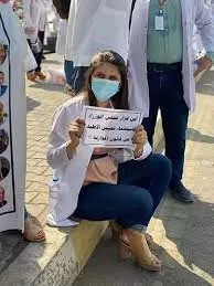 شاهد: طبيبة عراقية تشعل الخليج بجمالها الساحر وامير ثري يضع الملايين تحت قدميها مقابل هذا الشيء..