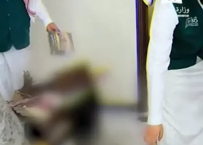 فيديو: مشاهد فاضحة من داخل فيلة في جدة بعد مداهمة أمنية مفاجئة