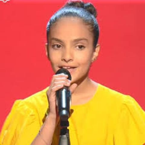 اليمنية” خديجة عمران” تغادر برنامج ذا فويس كيدز…فيديو