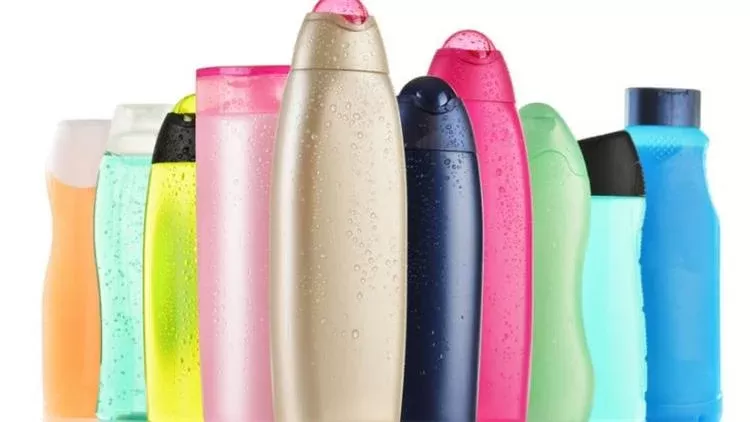 لماذا لا يجب ان ترمي الشامبو منتهي الصلاحية؟ !