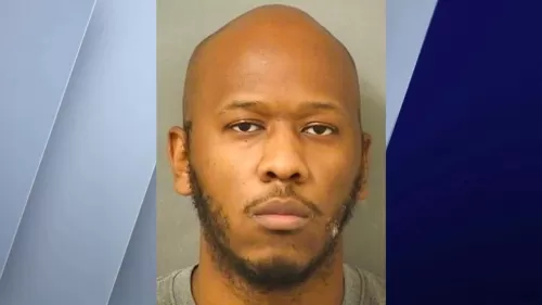 كشف معلومات صادمة عن حادث استدراج مُدرس لطفلة للمارسة الرذيلة معه مقابل المال وعند دخوله معها لغرفة الفندق كانت المفاجئة