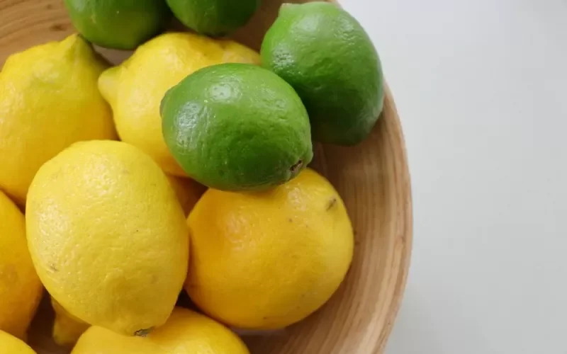 طريقة سهلة للحفاظ على عصير الليمون بدون ما يمرر حتـى لو يوم كامل