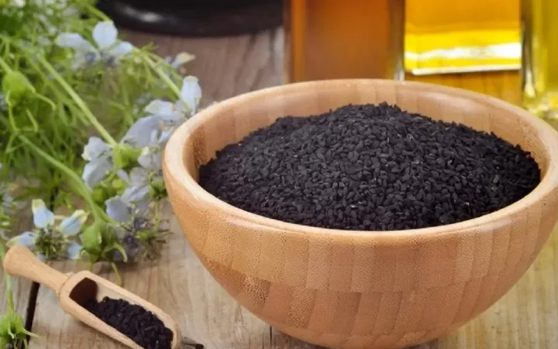 معجزة حبة البركة التي ستغير حياتك عند تناولها على الريق بهذه الطريقة