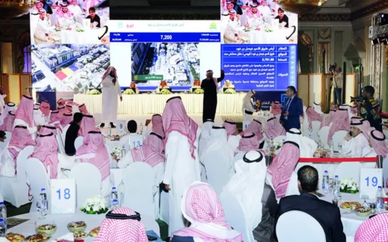 من هو السعودي الملقب بـ “أسد” المزادات ..باع عقارات بأكثر من 100 مليار ريال؟!