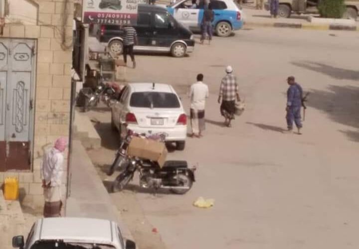 مسلحون يغتالون مواطناً أمام أنظار الجميع في سيئون(صور)