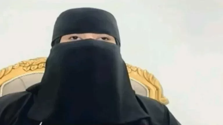 بسبب تحفيز الأمير فيصل كفيفة سعودية تحقق ماكانت تتمنى (فيديو)