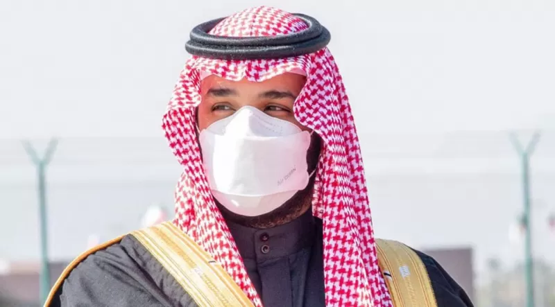 كمامات بتفاصيل مميزة يرتديها ولي العهد السعودي الأمير محمد بن سلمان.. نوعها ومصدرها وسعرها غير المتوقع