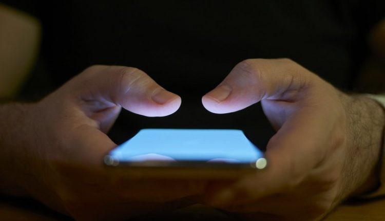 تويتر تعترف بثغرة خطيرة تكشف رقم هاتفك
