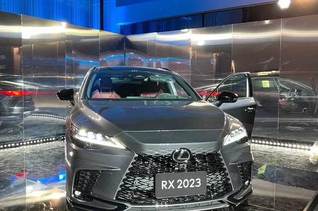 عبد اللطيف جميل يعلن وصول لكزس RX الجديد بسعر يبدأ من 296 الف ريال وهذه هي مواصفاتها