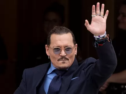 لـــن تصدق كم بلغ عدد متابعي جوني ديب بعد أنباء تنازله عن الحكم البالغ 8 ملايين دولار.. الرقم سيذهلك