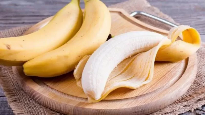 قشر الموز الأصفر يحميك من كل هذه الأمراض وهذه هي طريقة استخدامه كعلاج مفعوله ادهش الاطباء