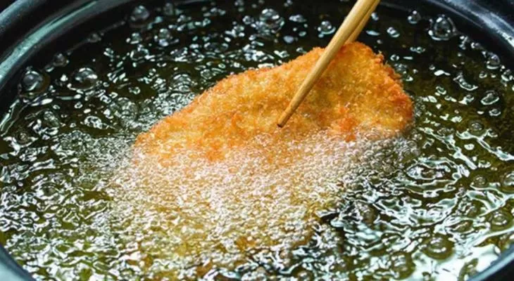 ما هو افضل زيت قلي للصحة؟ وما هي مخاطر زيوت القلي عى صحة القلب والشرايين .. تعرف عليه