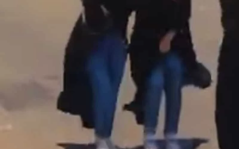 تسريب فيديو لـ 5 مراهقات سعوديات وهن باوضاع مخلة بعد خروجهن من احد المولات اول ايام عيد الاضحى ..شاهد بالفيديو