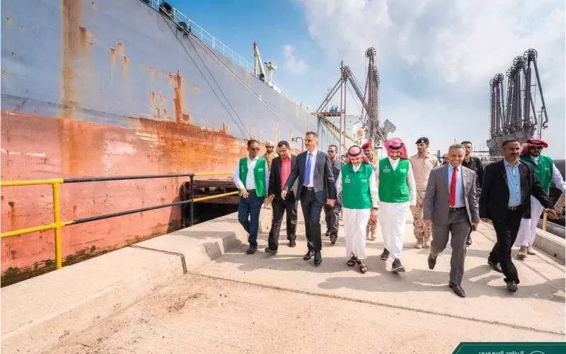 وصول منحة مشتقات نفطية جديدة إلى عدن