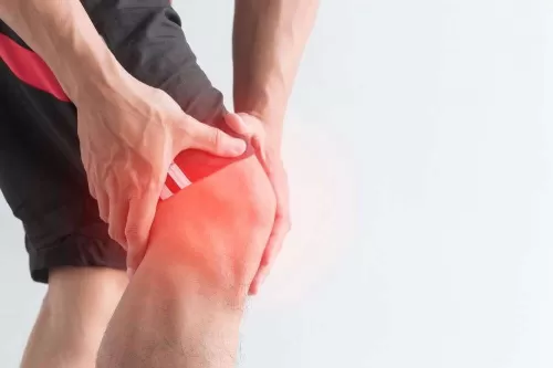 عادات شائعة تسبب آلام شديدة في العظام.. احذرها