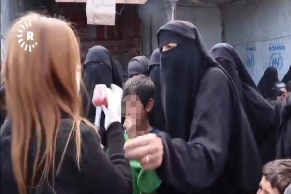 نساء داعش في ظهور صادم: كورونا جندي من جنود الله لن يطالنا وجاء ليصيب الكفار-فيديو