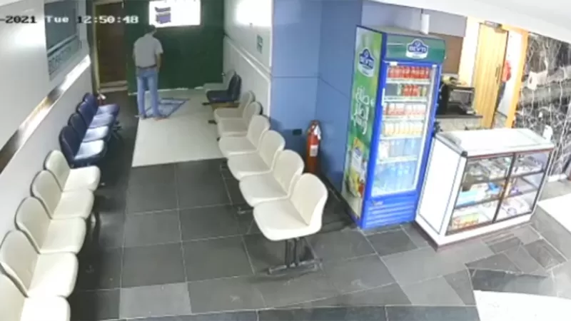 شاهد الفيديو الكامل للحظة وفاة شاب مصري وهو يؤدي صلاة قيام الليلة والفيديو يظهر تفاصيل لا تصدق عن لحظة الموت