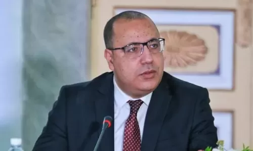 تسريب صورة لرئيس وزراء تونس بعد تلقيه للضرب المبرح من قبل حراسة الرئيس قيس سعيد لإجباره على الاستقالة