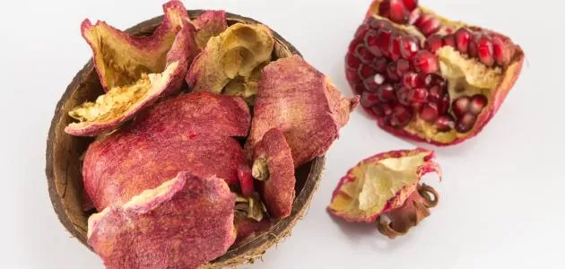 قشر الرمان السحري لتطهير الجسم من الديدان والسموم والطفيليات عندما نتناوله بهذه الطريقة الصحيحة