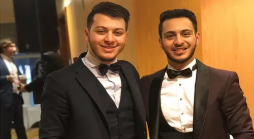 عصومي ووليد نجوم طيور الجنة ينقلبون على والدهم خالد مقداد ويطلبون منه حصتهم في الثروة التي جمعها ويبدأون مشروع جديد لكسب الملايين