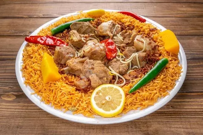 الغذاء والدواء في السعودية تحذر الجميع من تناول المندي في المطاعم التي تستخدم هذه المادة في تحضره