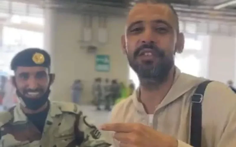 شاهد: موقف قوي بين حاج مصري ورجل أمن سعودي!