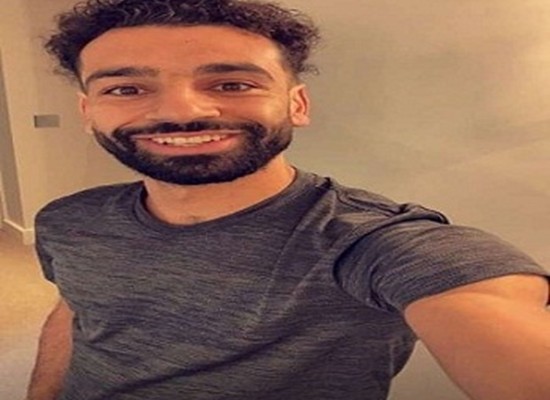 محمد صلاح يصدم عشاقه بهذه الحلاقة الجديدة