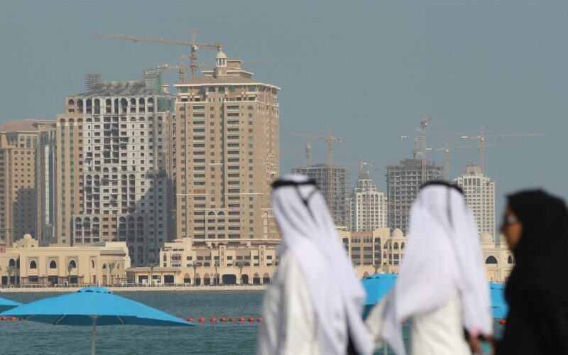 المصائب لا تأتي فرادى.. كورونا يدمر ما تبقى من اقتصاد الإمارات المُنهك والقادم لا يبشر بخير