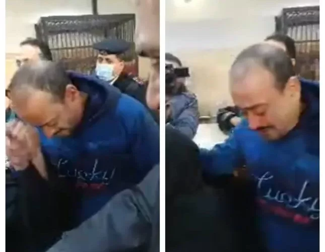 شاهد: أم مصرية تنقذ ابنها من الإعدام بعد قتله شقيقته حرقاً.. والقاضي يأمره بتقبيل قدميها