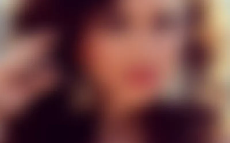 بالصورة شاهد مذيعة فاتنة الجمال.. تظهر لأول مرة على قناة الجزيرة.. ومتابعون يطلقون عليها أجمل امرأة على الكرة الأرضية ..جمعت بين جماليين وأطاحت بالإعلامية علا الفارس !!