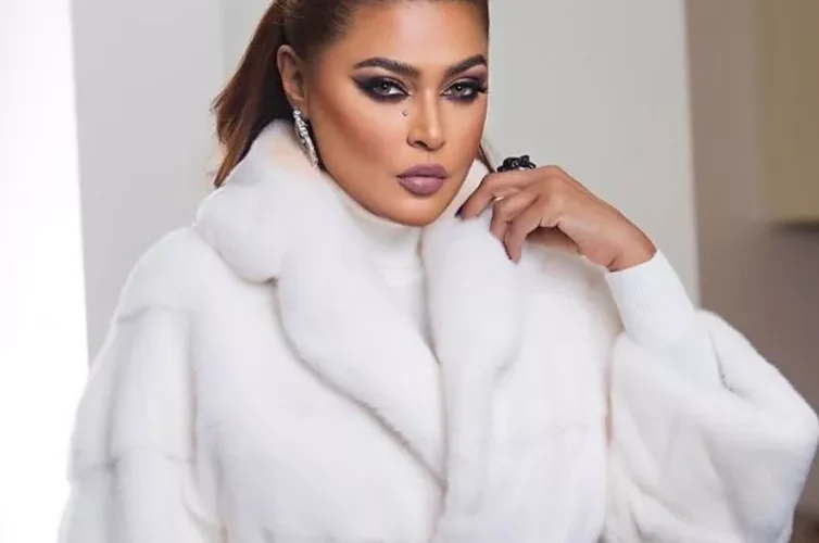 شاهد: لقاء جريء بين الفنانة وعد ونيمار في مطعم شهير في الرياض يثير السخط في السعودية بسبب هذه الحركات الوقحة