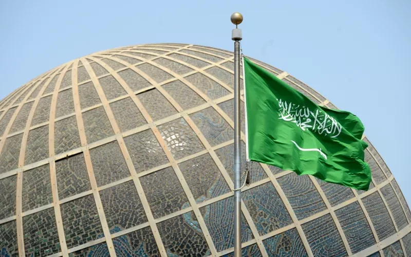 اخبار سارة عن الاقامة الدائمة في السعودية والعمل بدون كفيل في المملكة