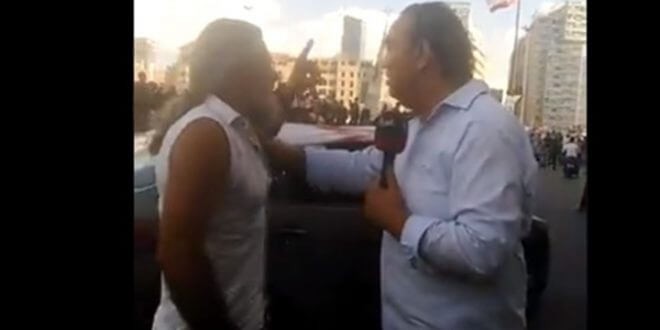 فيديو: مشادة كلامية بين مراسل العربية ومتظاهر لبناني.. والأخير يحاول طرده من ساحة الشهداء