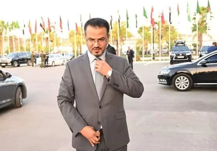 على لسان مذيع في احد قنواتها .. الامارات تنشر اسم وزير الخارجية اليمني القادم وتكشف عن انتماءه السياسي