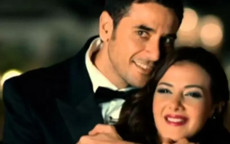 احمد عز يهاجم احمد مكي ويتهمه انه خطف منه دنيا سمير غانم بطريقة وسخة وهذا ما قاله