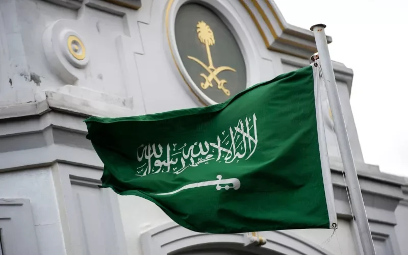 السعودية تعلن رسمياً عن تأشيرة جديدة تسمح للحاصلين عليها دخول المملكة في أي وقت والعمل في أي مهنة بدون كفيل